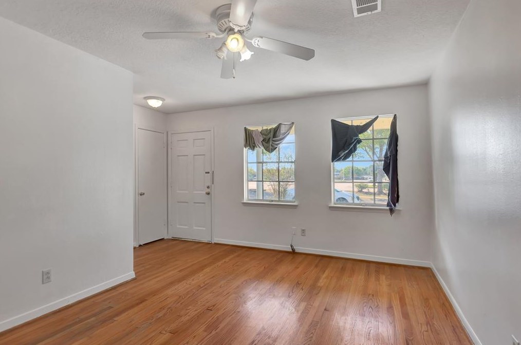 2223 Raspberry Ln, Pasadena TX  77502-4065 exterior