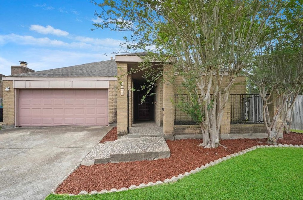 7802 Duffield Ln, Houston TX  77071-2115 exterior