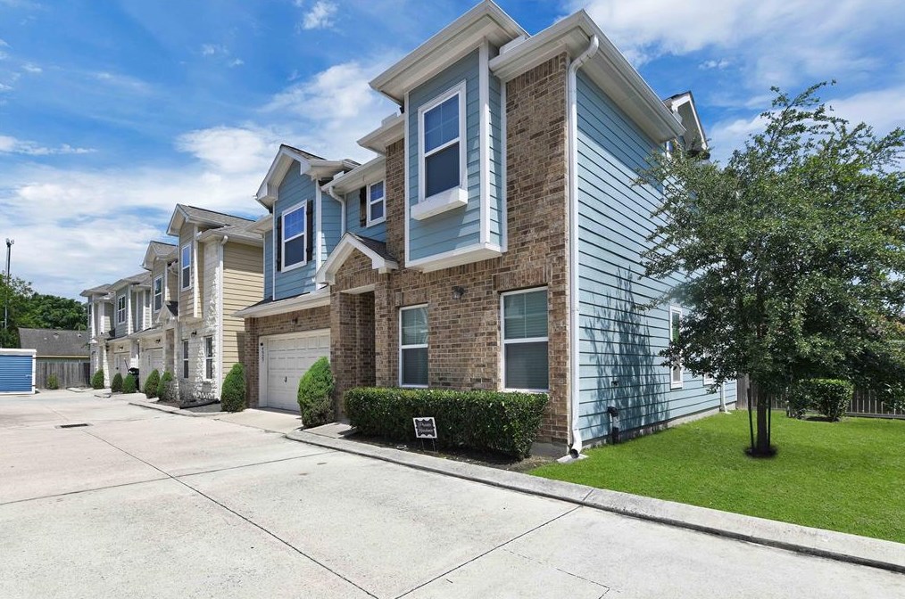 4827 Hardy St, Houston, TX 77009-2321