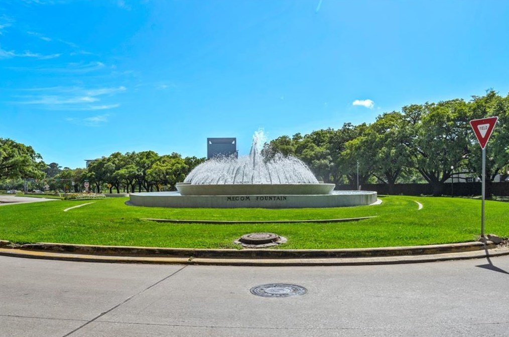 6743 Calhoun Rd, Houston TX  77021-5128 exterior