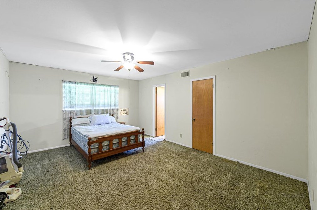 5814 Mcknight, Houston TX  77035-2326 exterior