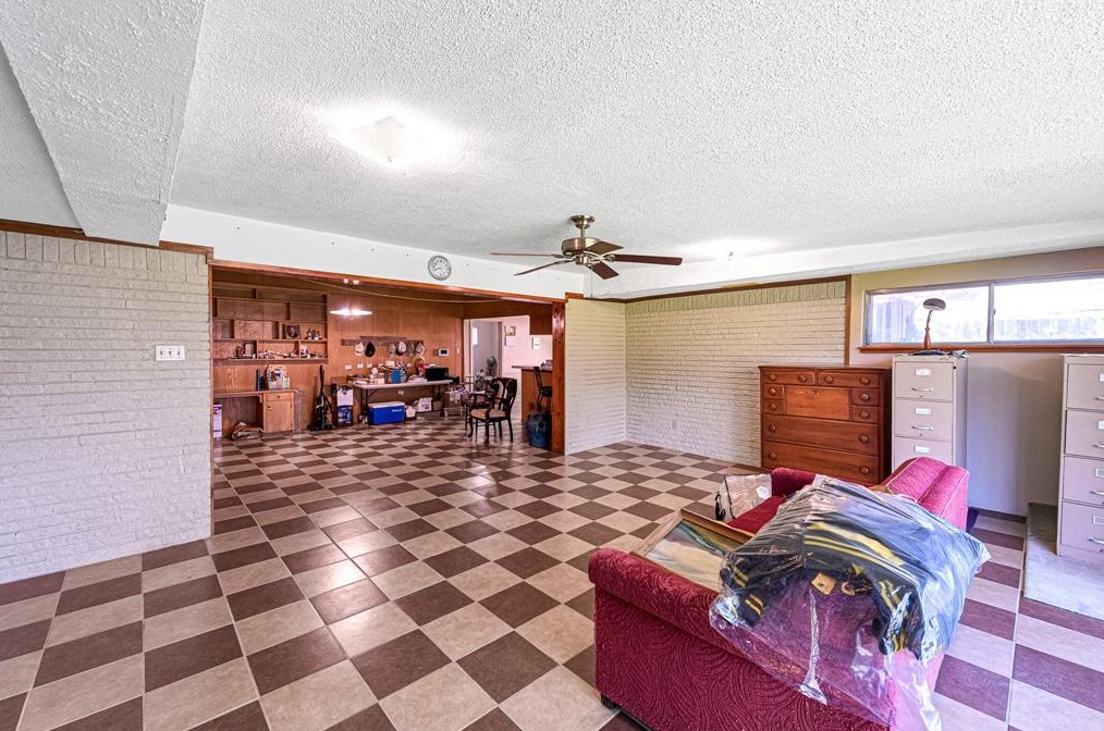 5814 Mcknight, Houston TX  77035-2326 exterior