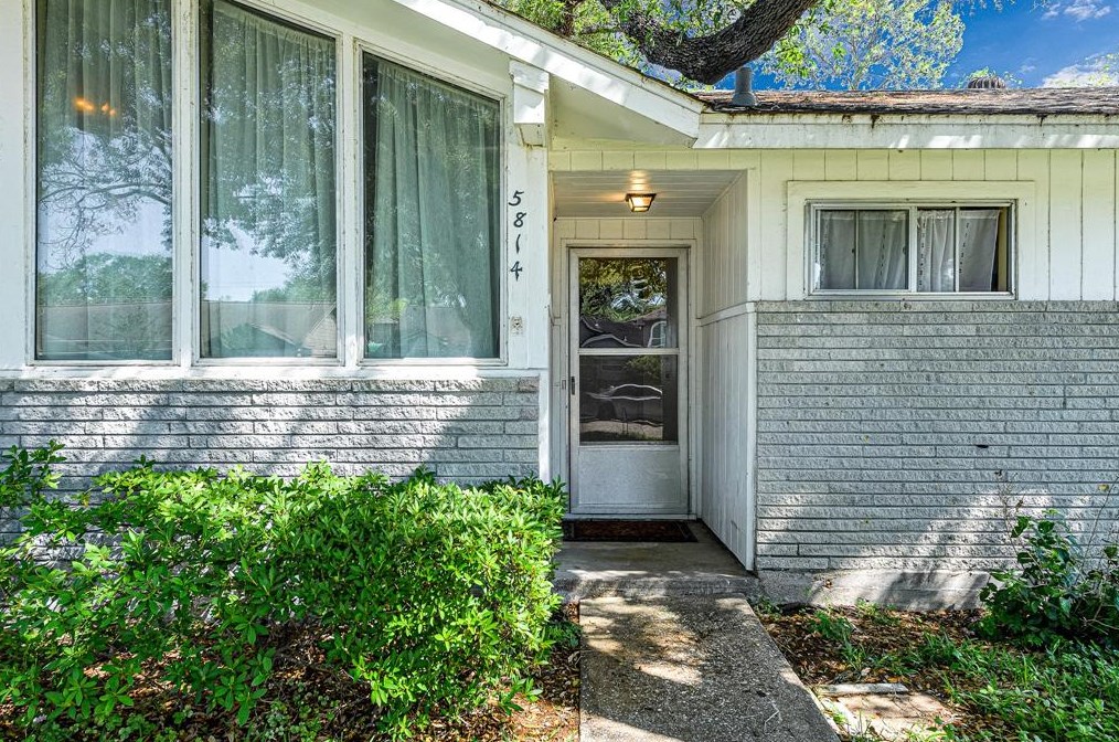 5814 Mcknight St, Houston TX  77035-2424 exterior