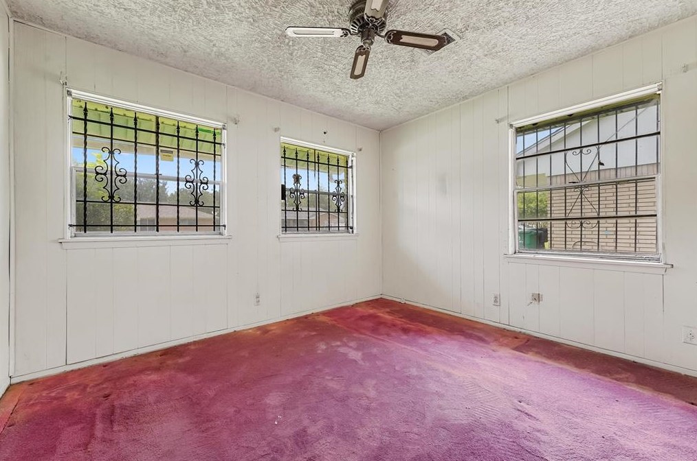 5526 Elm Spg Dr, Houston TX  77048-1837 exterior