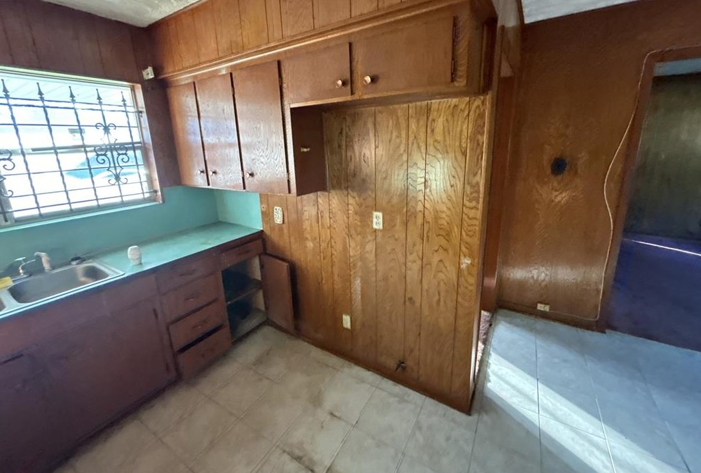 5526 Elm Spg Dr, Houston TX  77048-1837 exterior