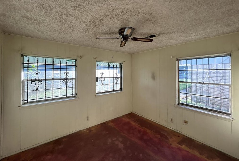 5526 Elm Spg Dr, Houston TX  77048-1837 exterior