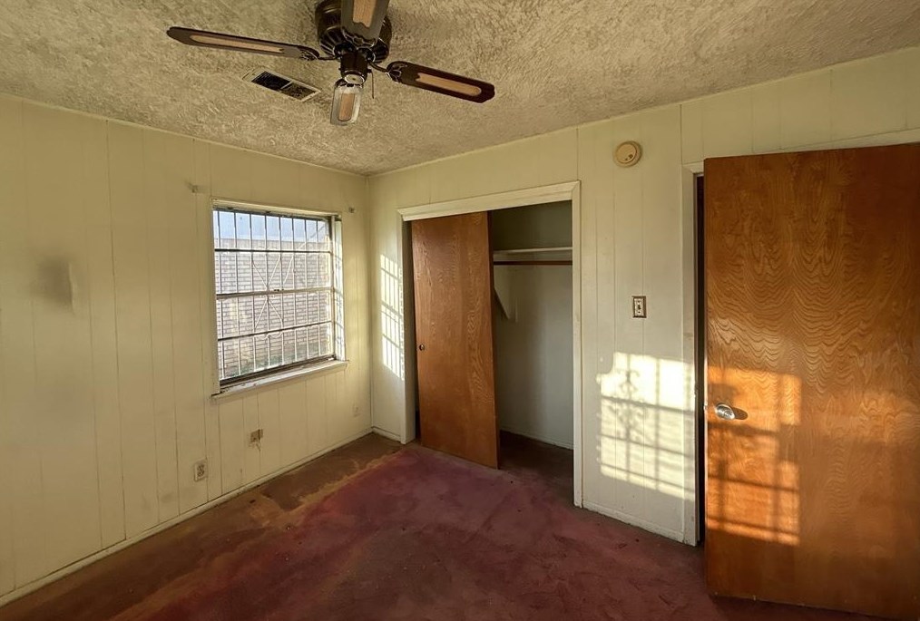 5526 Elm Spg Dr, Houston TX  77048-1837 exterior