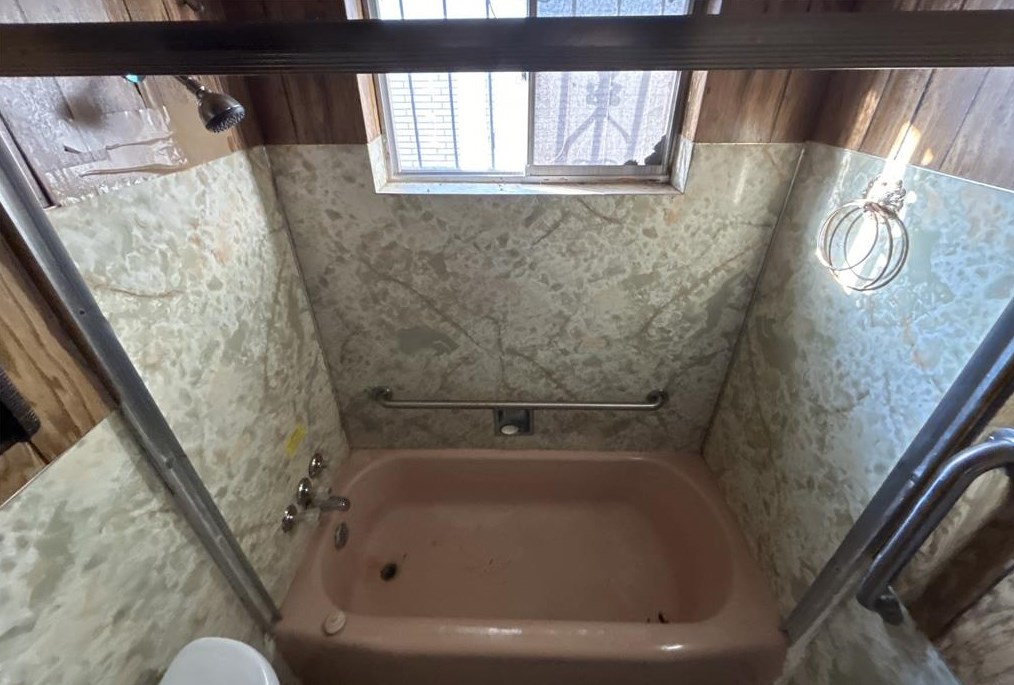 5526 Elm Spg Dr, Houston TX  77048-1837 exterior