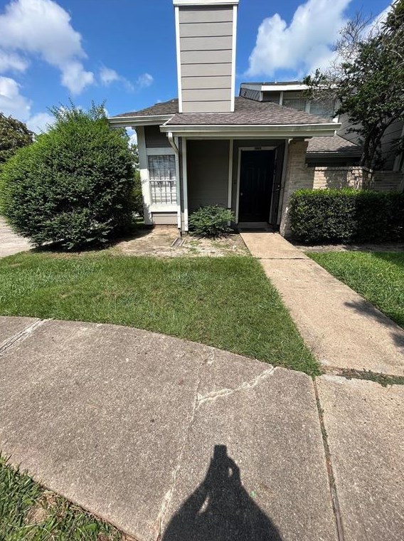 12128 Bob White Dr, Houston TX  77035-5210 exterior
