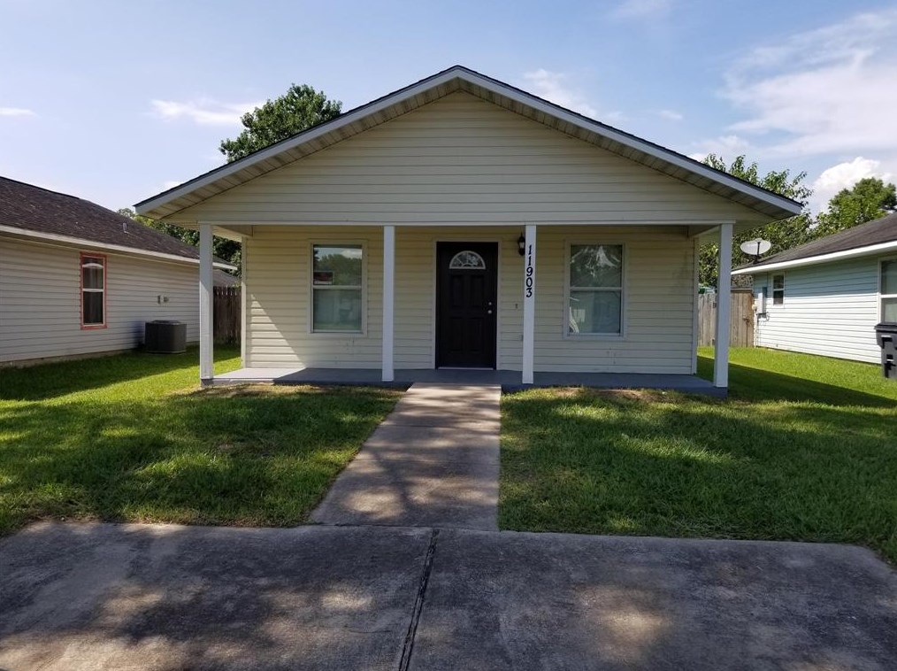 11903 Greenmesa Dr, Houston, TX 77044-7148