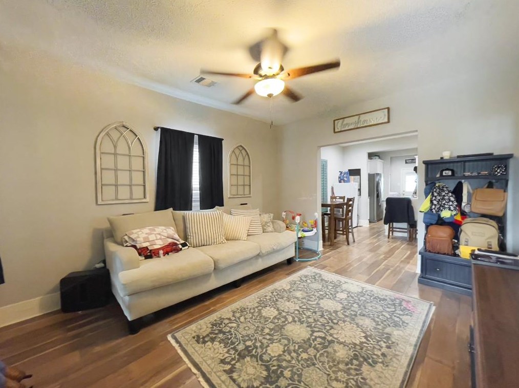 3108 Indiana St, Baytown TX  77520-6014 exterior