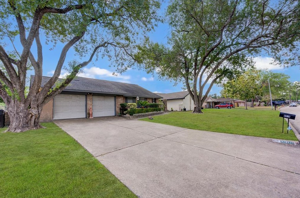 9518 Vanwood St, Houston, TX 77040-3858
