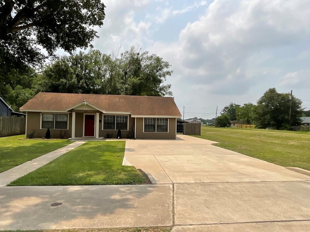 1700 Mary Ave, Bay City, TX 77414-4539