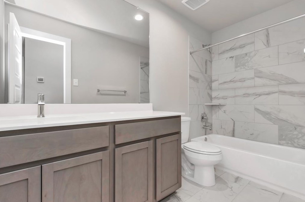 10914 Fall Fern Cir, Houston TX  77044-6210 exterior