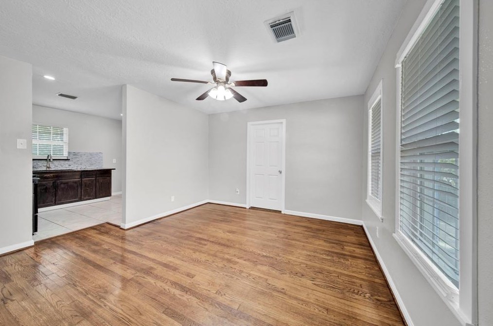 11410 Leitrim Way, Houston TX  77047-1819 exterior