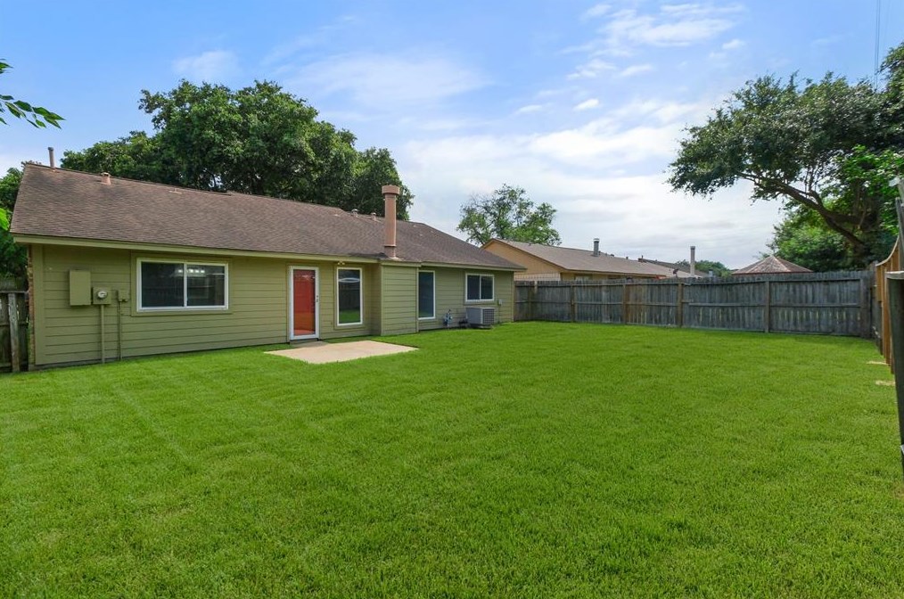 20262 Smithfield Xing Ln, Katy TX  77449-3206 exterior