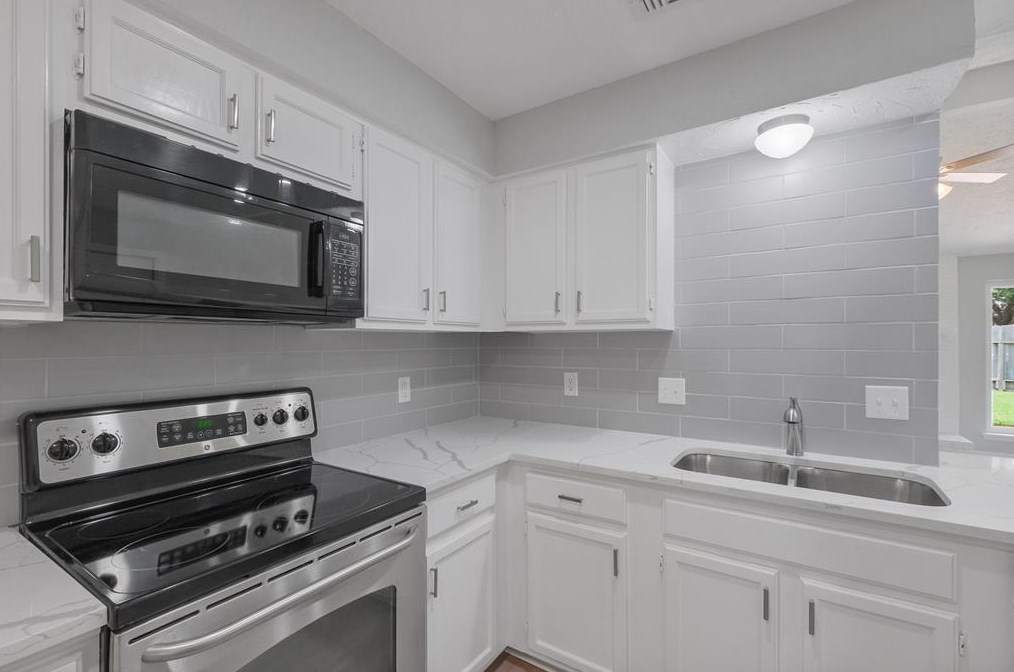 20262 Smithfield Xing Ln, Katy TX  77449-3206 exterior