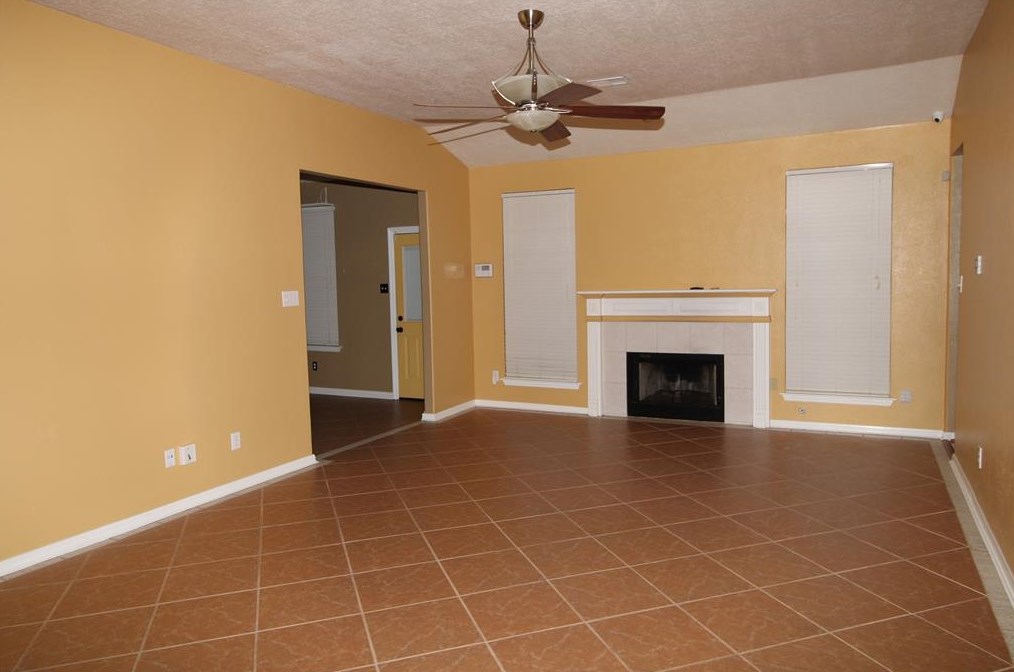 51 Cranberry Ct, Richwood, TX 77566