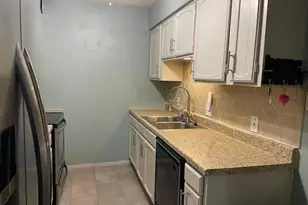 2116 Casa Rio Cir, Dickinson, TX 77539 - Photo 8