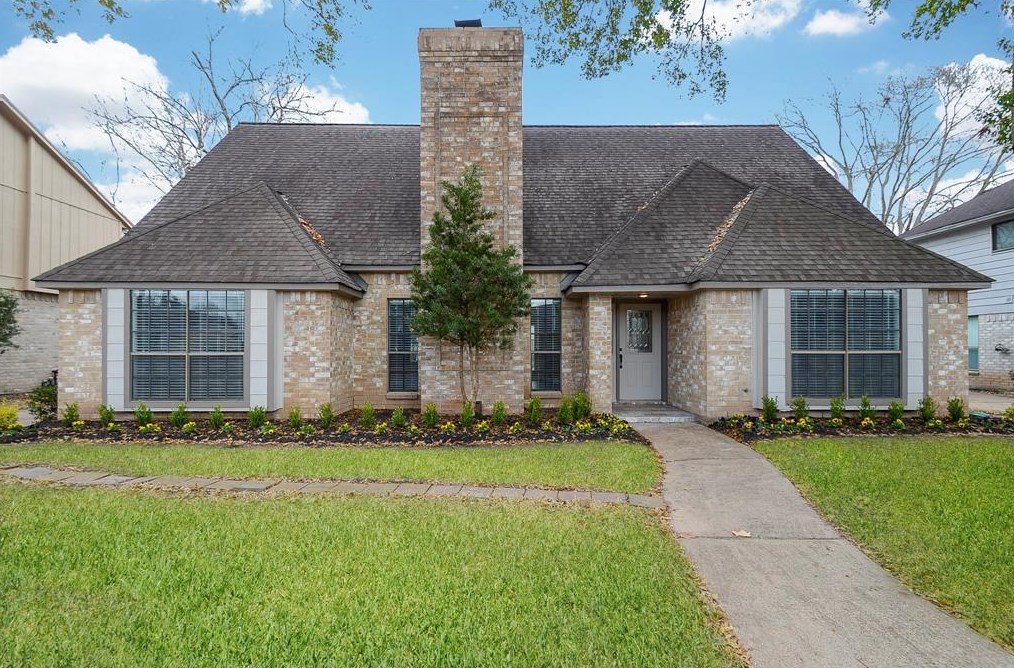 2819 Green Fields Dr, Sugar Land, TX 77479