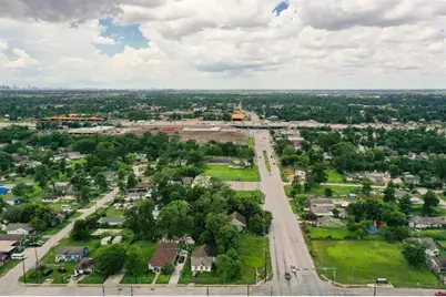 7631 Hirsch Road, Houston, TX 77016 - Photo 8