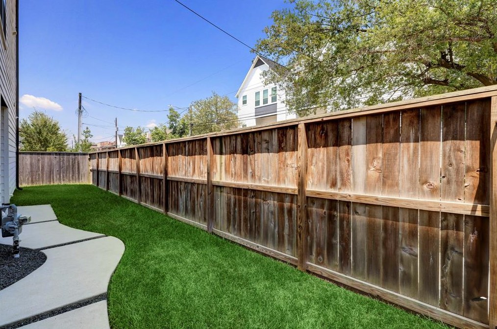 1603 15 St, Houston TX  77008-3423 exterior