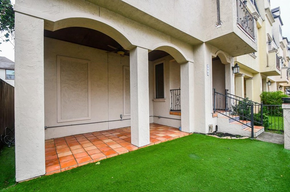 2310 Couch St, Houston, TX 77008-1630