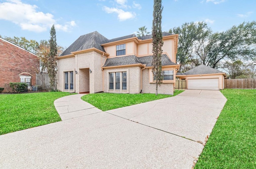 6231 Oak Pass Dr, Houston, TX 77091