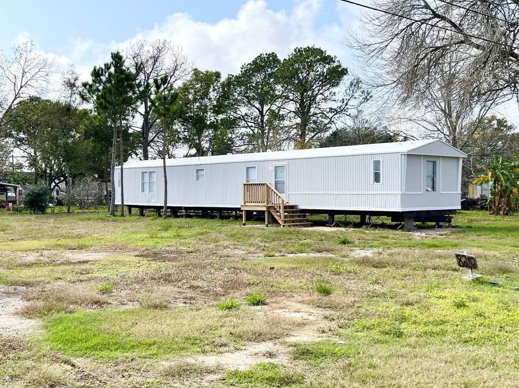 8204 Patricia Ln, Hitchcock, TX 77563