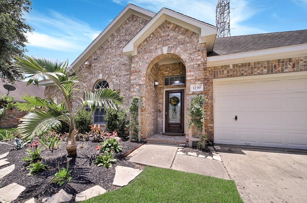 1239 Willow Branch Dr, League City, TX 77573-5261