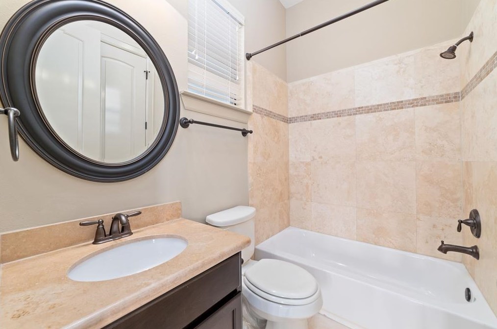 1141 23rd St, Houston TX 77009-1703 exterior