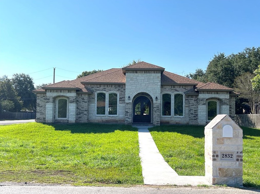 2832 Golden Ave, Bay City, TX 77414