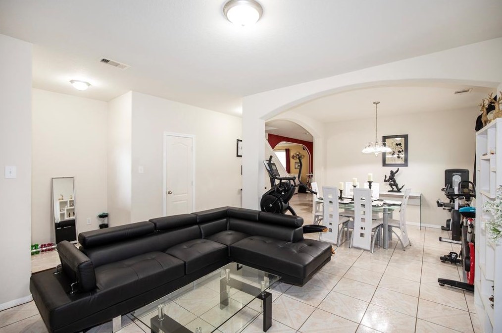 9139 Blackhawk Blvd, Houston TX  77075-2251 exterior