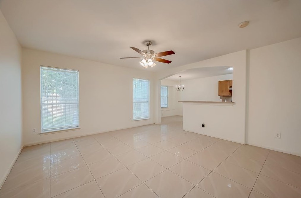 8011 Dairy View Ln, Houston TX  77072-5624 exterior