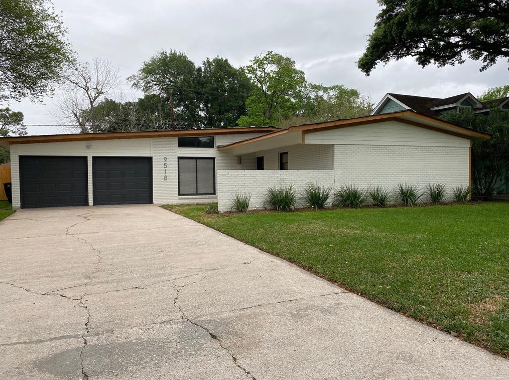 9518 Meadowcroft Dr, Houston, TX 77063