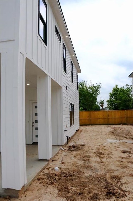 5124 Gold St, Houston TX  77026-2420 exterior