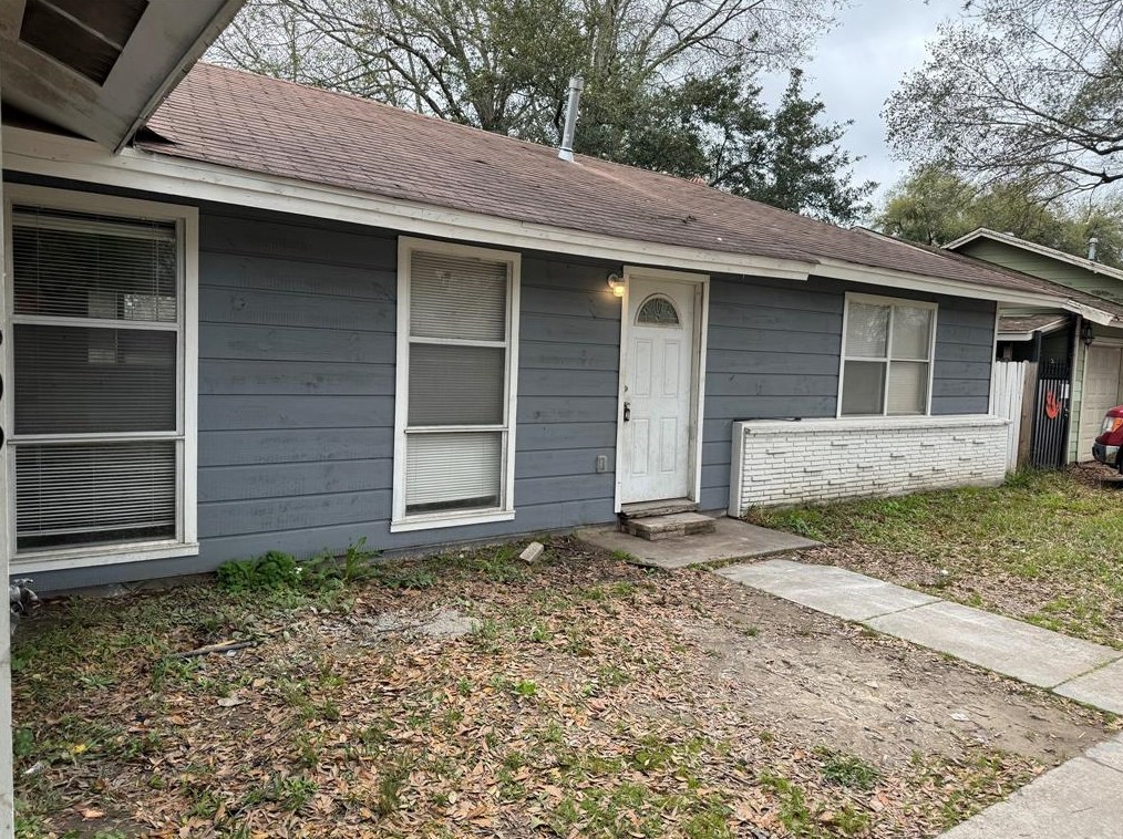 1609 Camille St, Pasadena TX  77506-3735 exterior