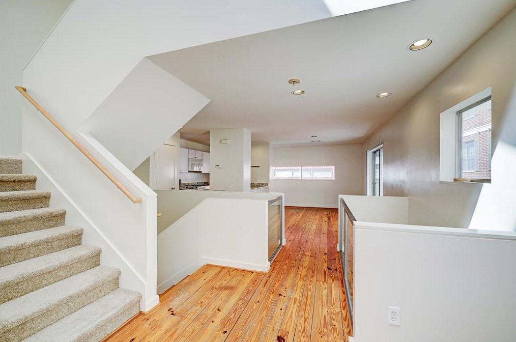 6114 Grand Blvd, Houston TX  77021-1177 exterior