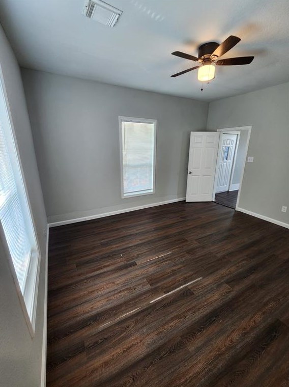 506 9th St, Hempstead, TX 77445