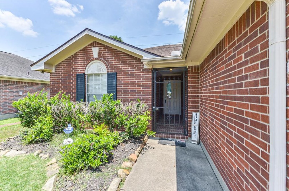 20006 Beechview Ln, Katy TX  77449-3100 exterior