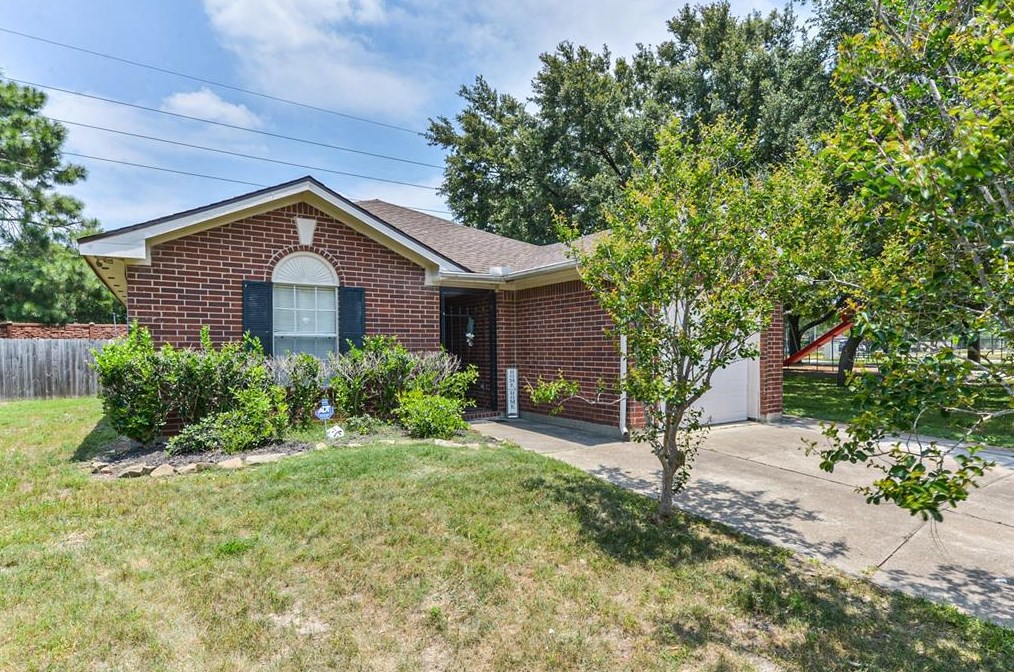 20006 Beechview Ln, Katy TX  77449-3100 exterior