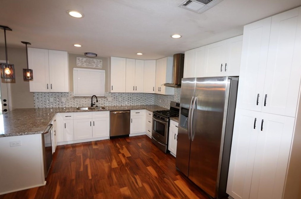 2427 Droxford Dr, Houston TX  77008-3014 exterior