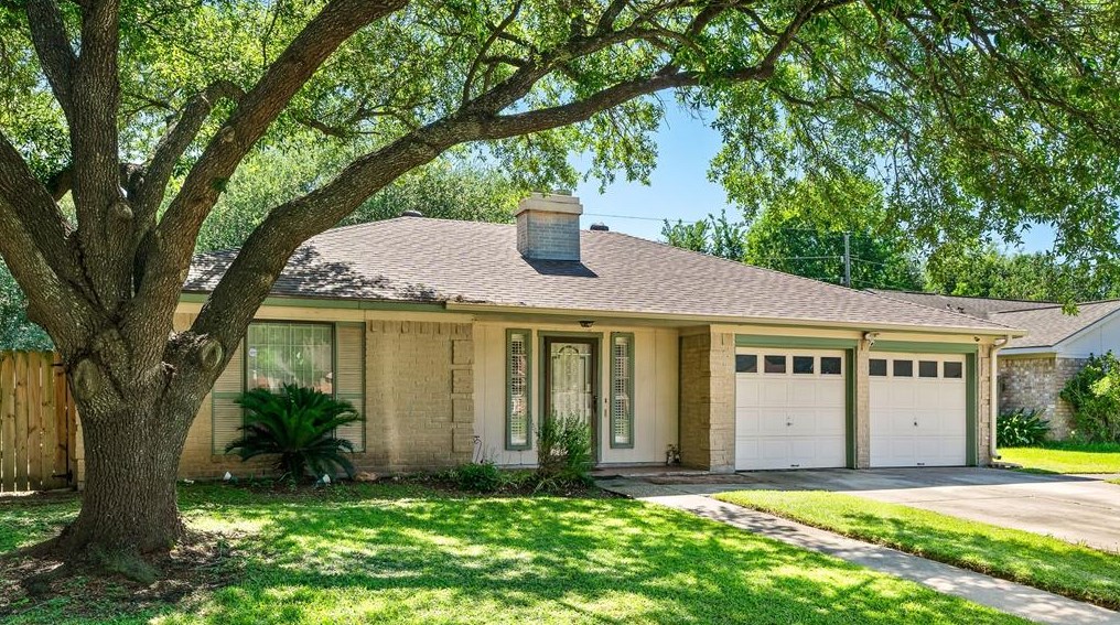 10211 Heather Hill Dr, Houston, TX 77086-2122