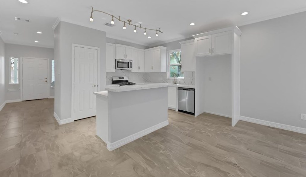718 Zoe St, Houston, TX 77020