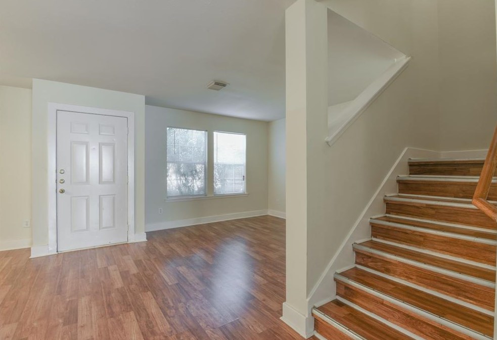 11925 Sanspereil Dr, Houston, TX 77047-4449