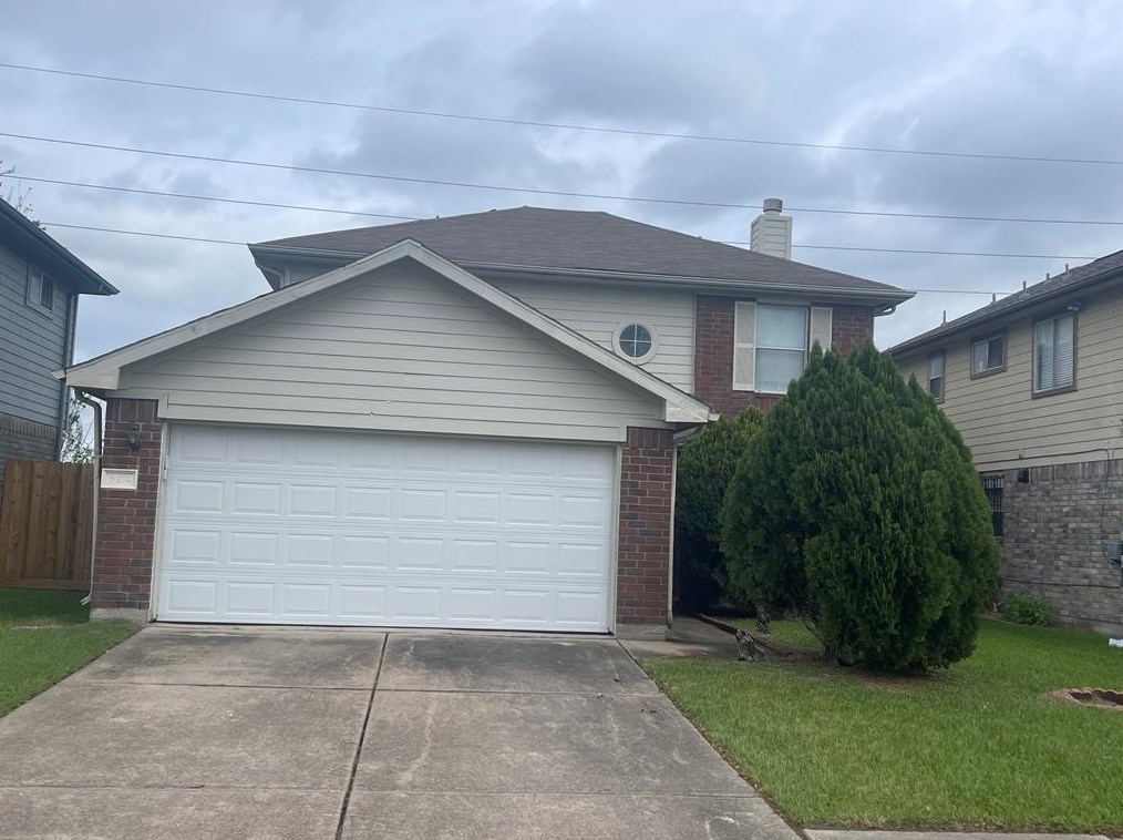 8914 Pecan Place Dr, Houston, TX 77071