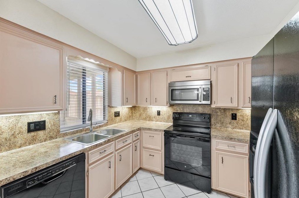 18746 Shannon Glen Ln, Houston TX  77084-3838 exterior