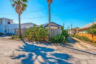 2415 31st St, Galveston, TX 77550 - Photo 4
