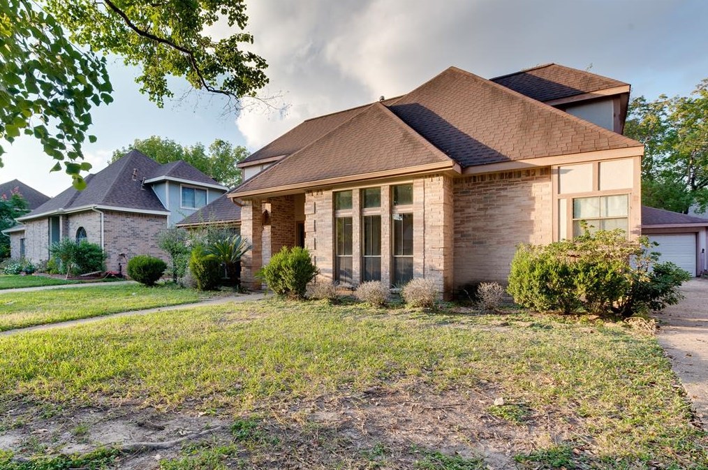 15114 Mira Vista Dr, Houston, TX 77083