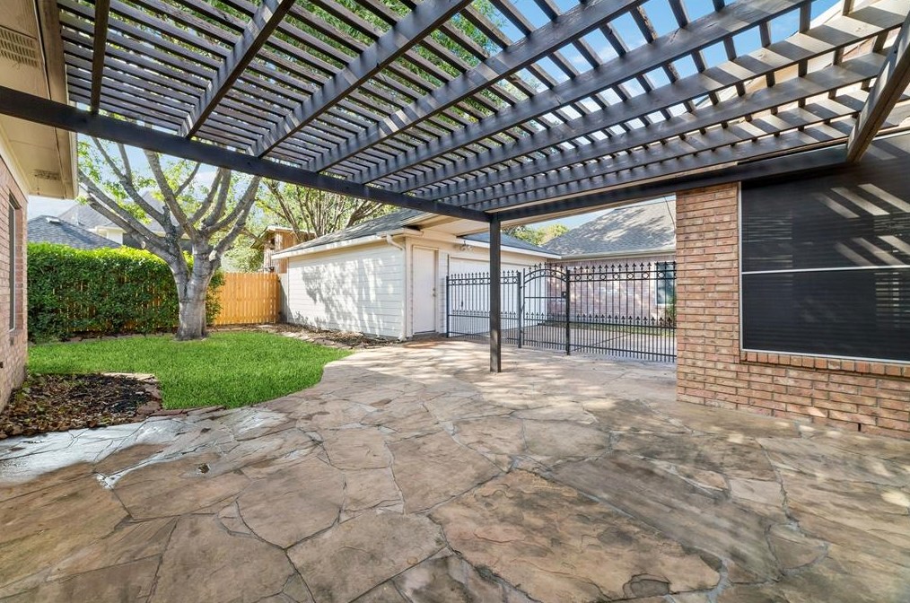 11215 Hillside Glen Trl, Houston TX  77065-5003 exterior